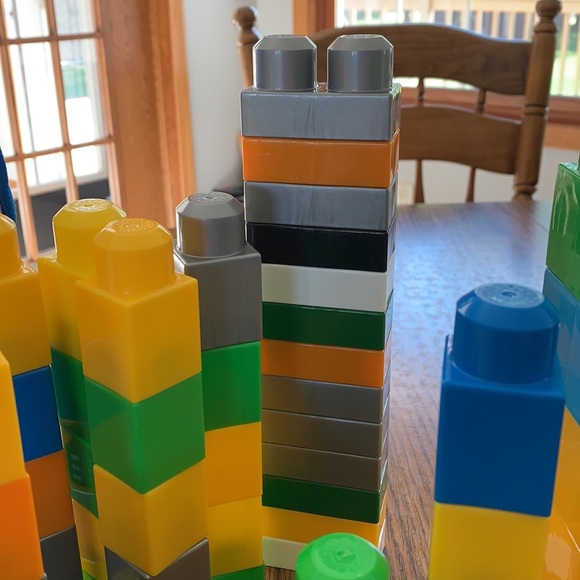 Mega Bloks, Thomas And Friends, 80 Pieces In Carrying Case - Picture 13 of 16